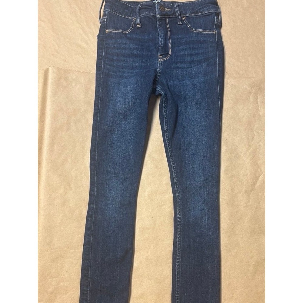 Women's Hollister Blue jeans.‎  Size 00R